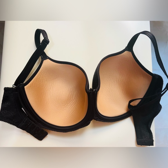 Chantelle Intimates & Sleepwear Chantelle Black Sweetheart Bra Size Usa 34dd Poshmark
